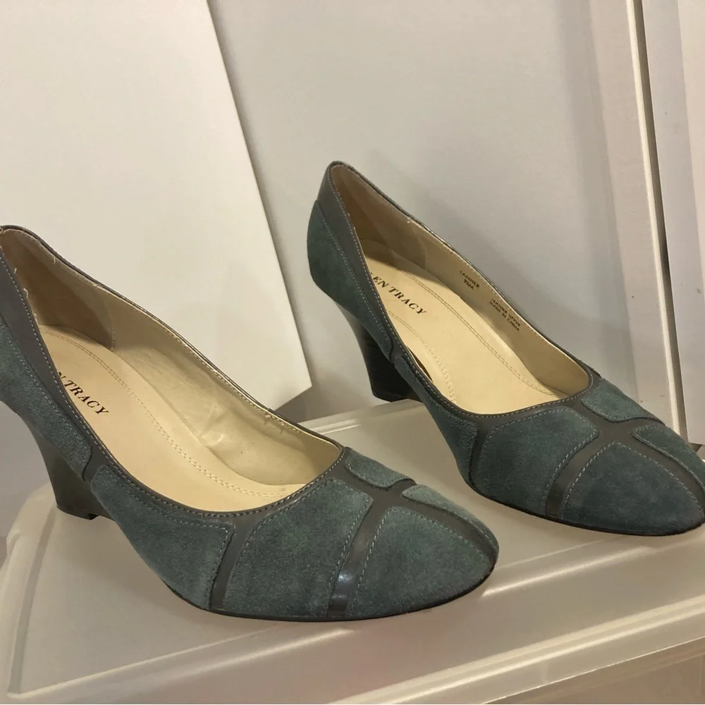 ELLEN TRACEY NEW Suede  Window Pane  Wedge  Gray  9.5 -